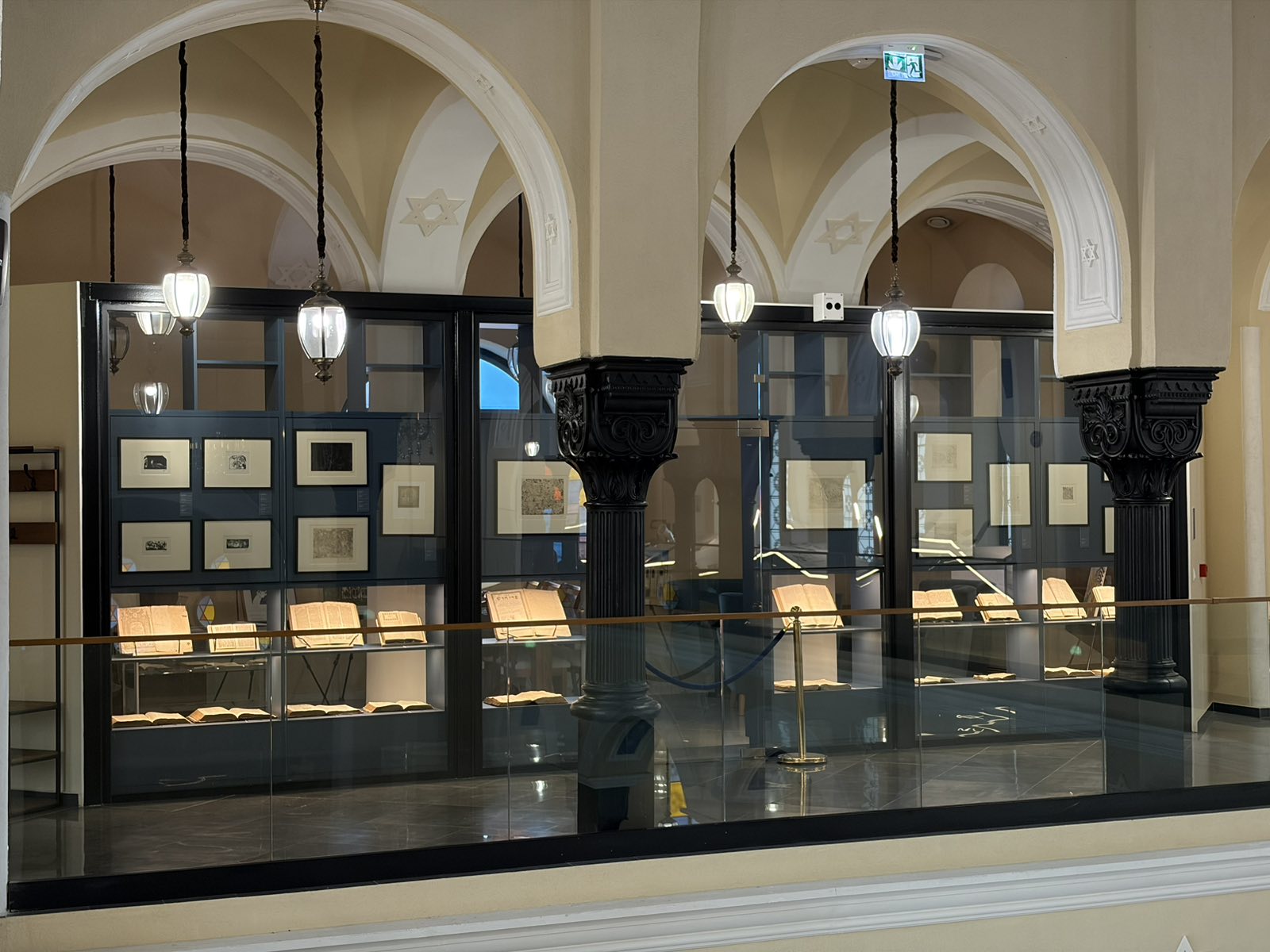  „Истории за човечност“